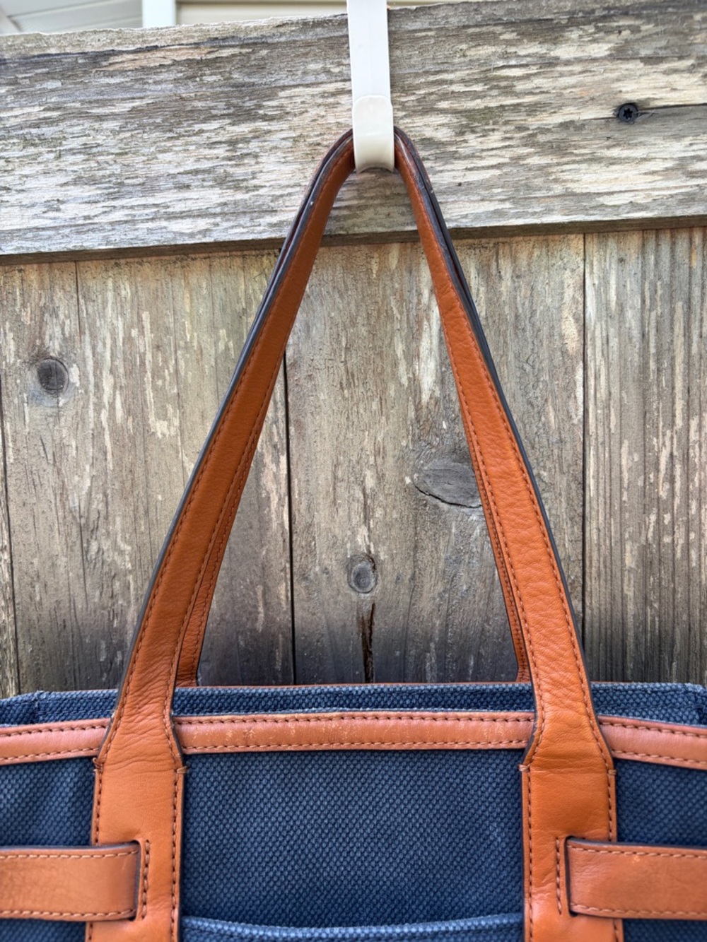 Michael Kors Tote Handbag in Navy and Tan with Gold Hardware - Picture 6 of 9